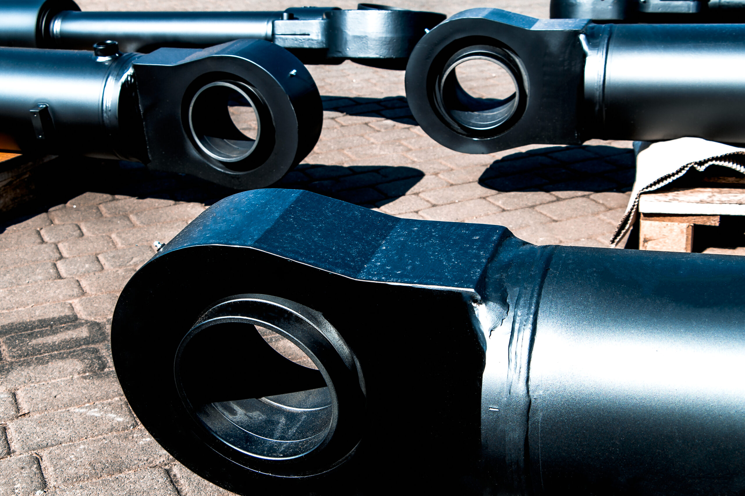 siłowniki hydrauliczne do prasy producent