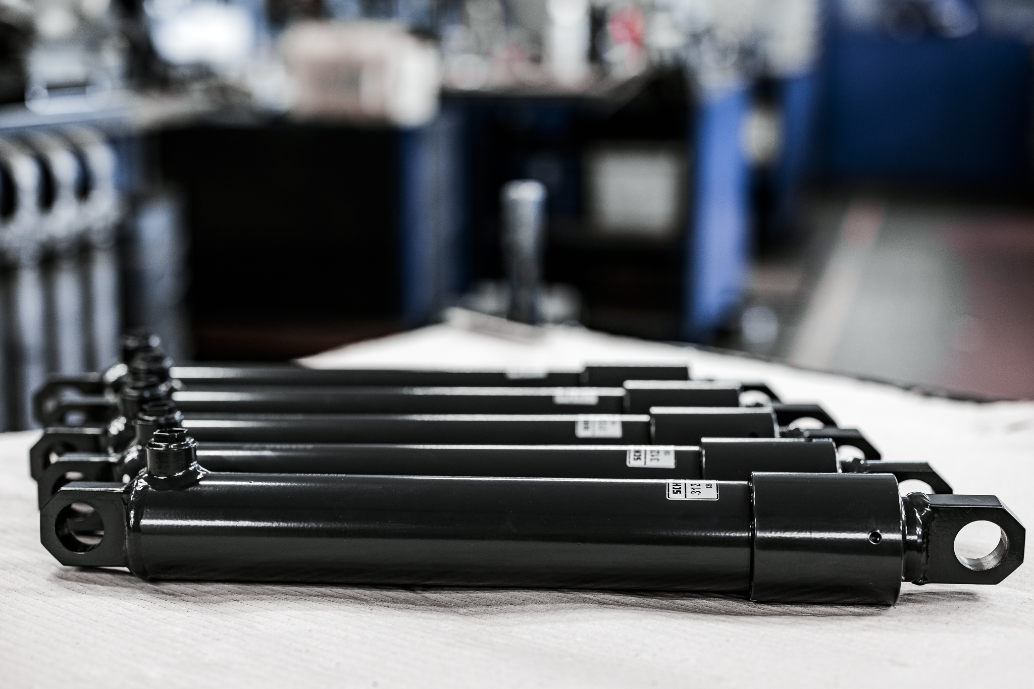 siłowniki dwustronnego działania producent