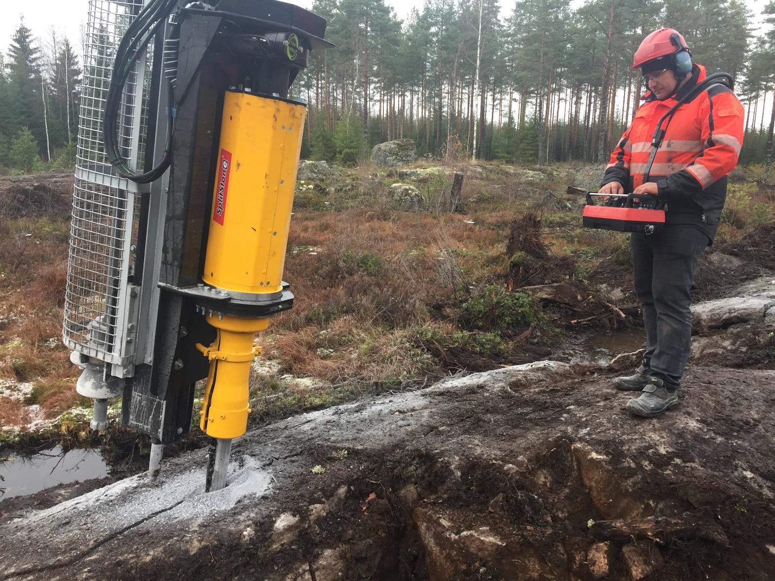 hydrauliczne łuparki do skał serii SP200