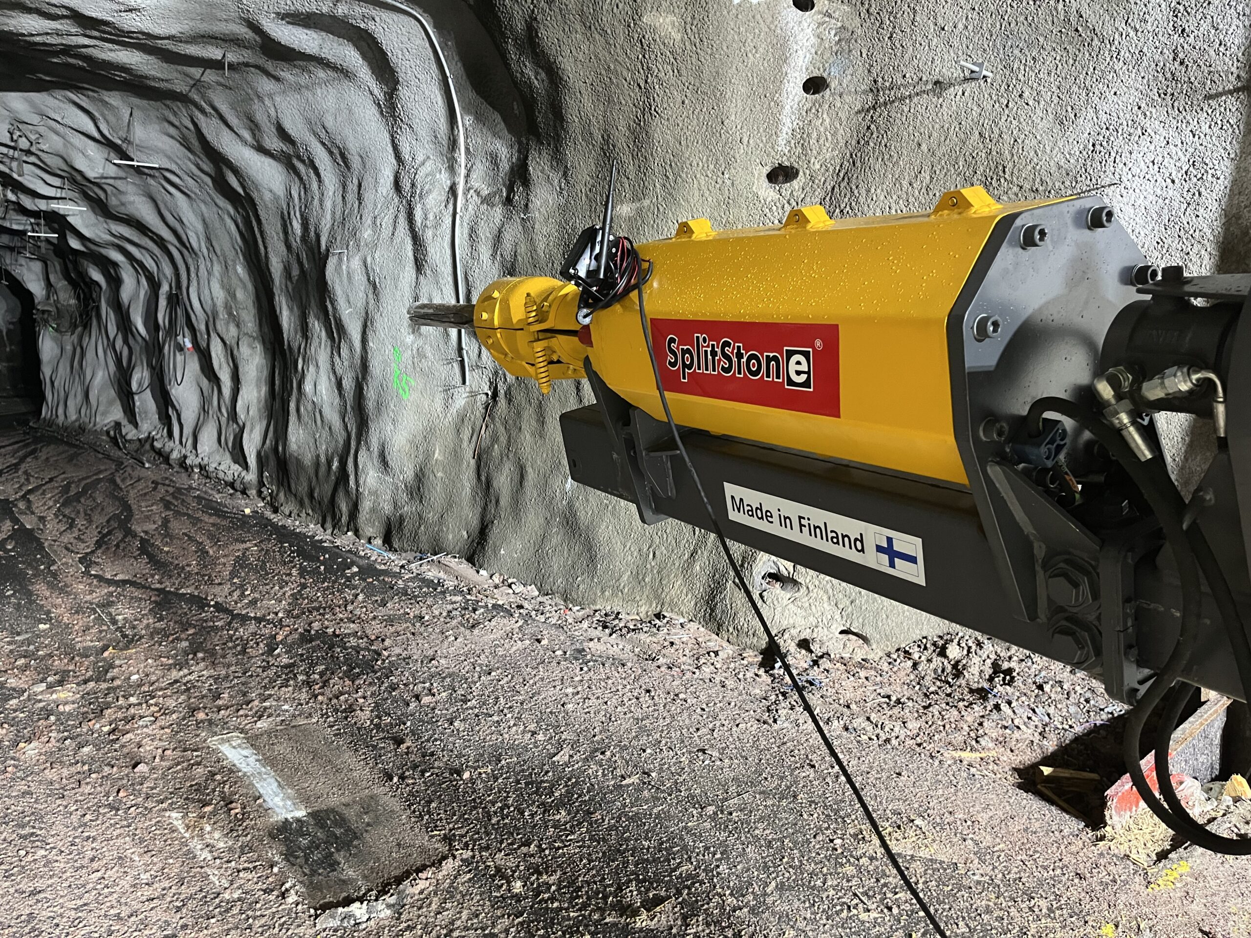 Łuparka hydrauliczna do skał serii SP150